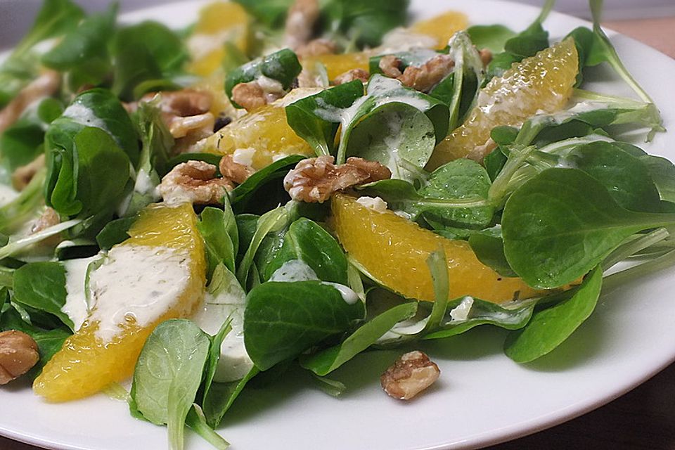 Feldsalat mit Orangenfilet