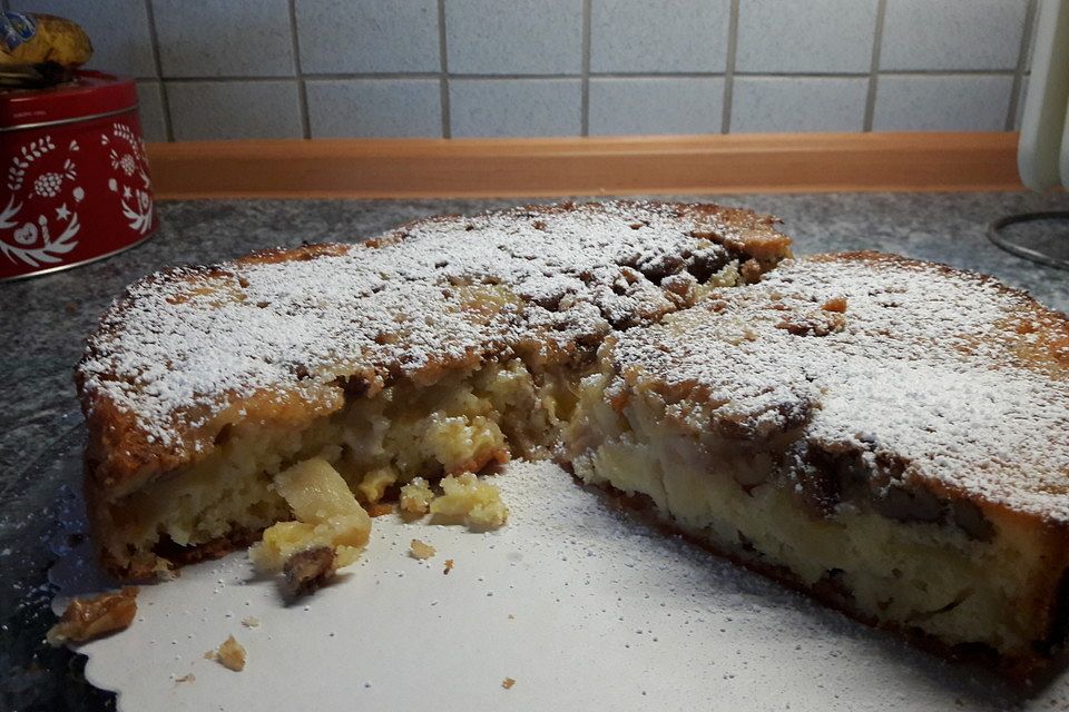 Gestürzter Walnuss - Apfelkuchen