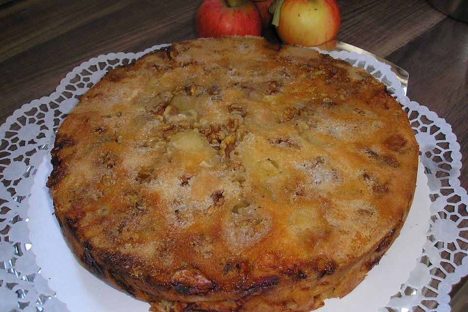 Gestürzter Walnuss - Apfelkuchen