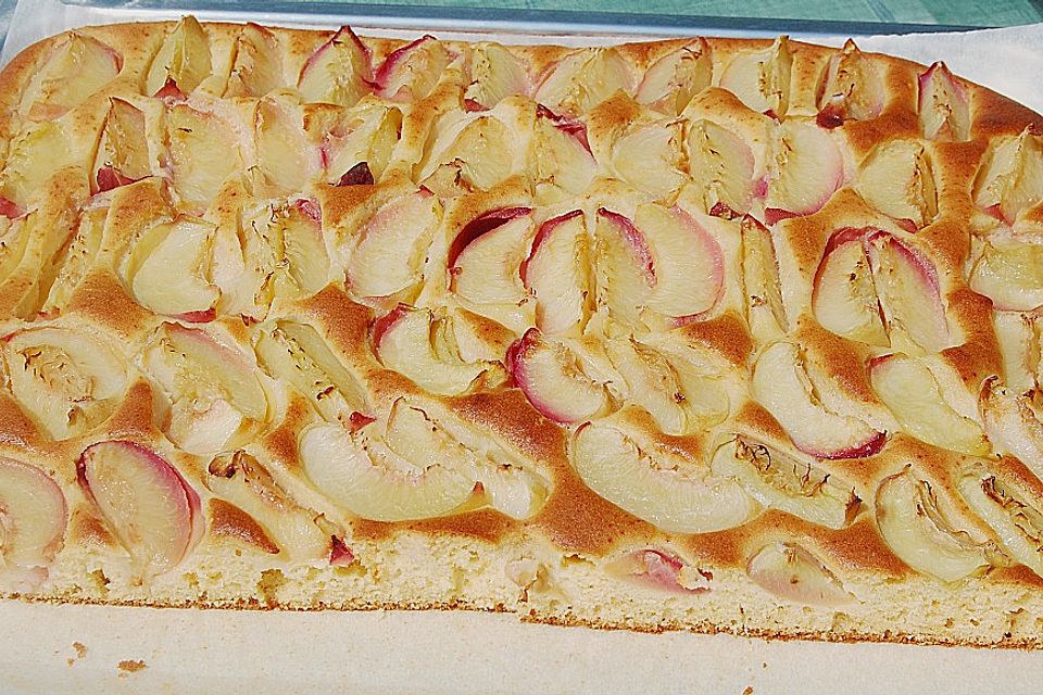 Pfirsichkuchen mit Eierlikör