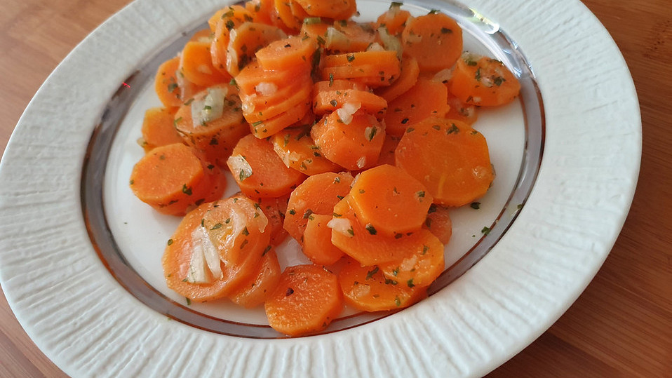 Lauwarmer Möhrensalat von lametti