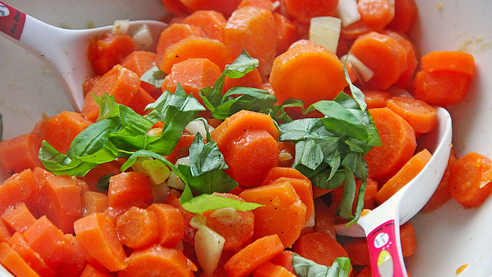 Lauwarmer Möhrensalat von lametti