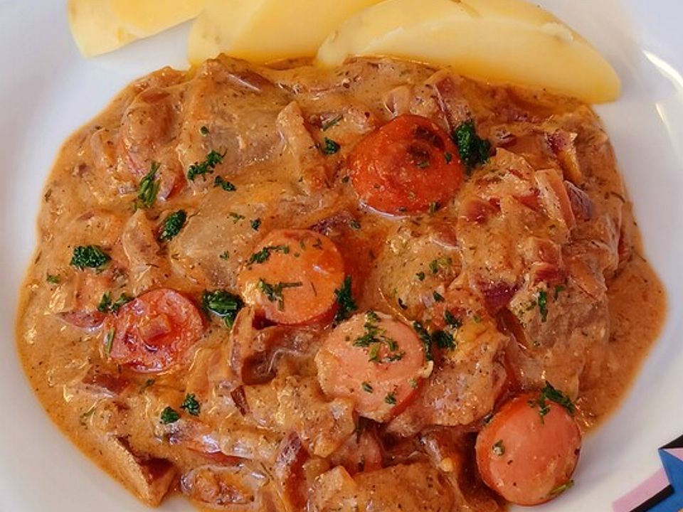 Wurstgulasch mit Schmorgurke von Hera22| Chefkoch