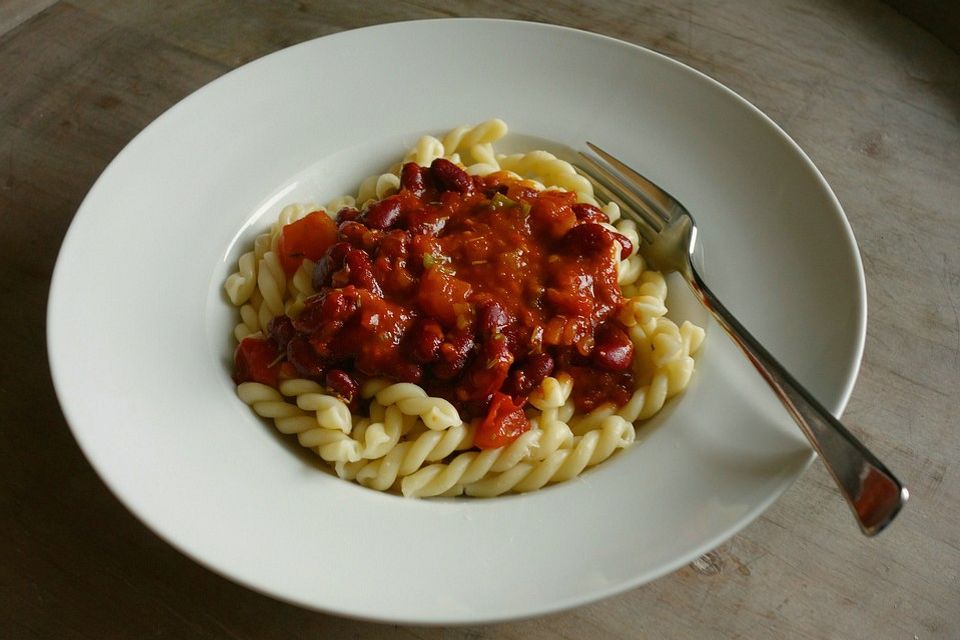 Penne mit Chili - Bohnen - Sauce