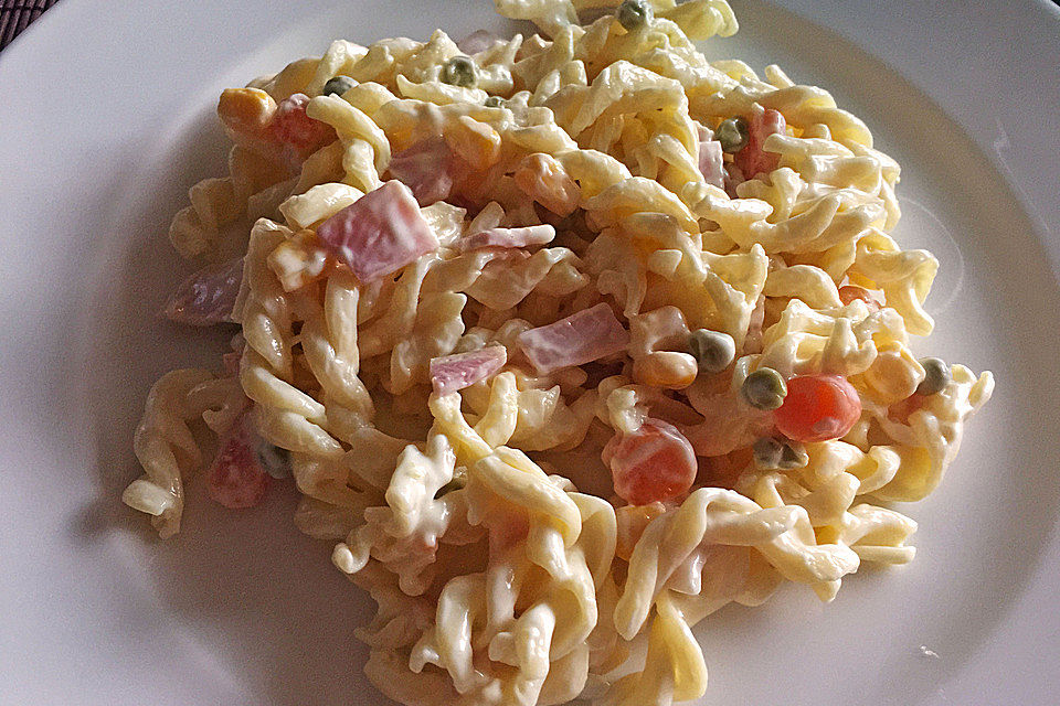 Muttis Nudelsalat