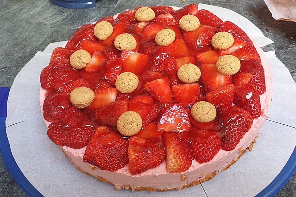 Erdbeertorte mit Amarettini