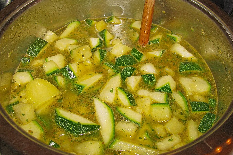 Zucchini-Kartoffel-Suppe