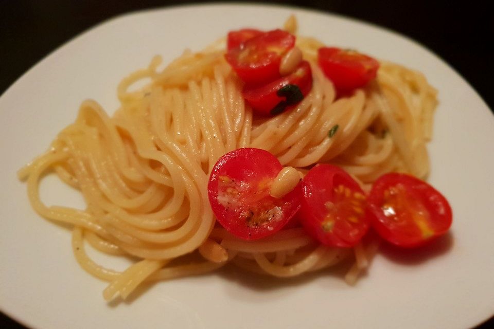 Spaghetti mit Cocktailtomaten