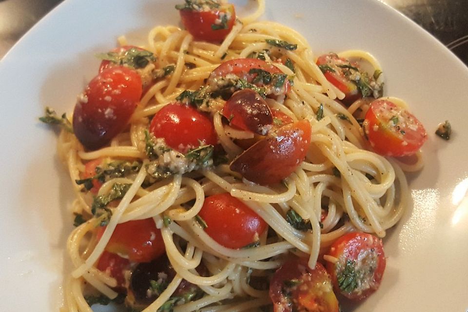 Spaghetti mit Cocktailtomaten