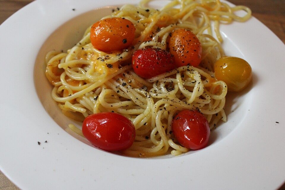 Spaghetti mit Cocktailtomaten