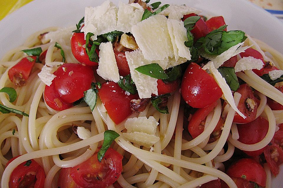 Spaghetti mit Cocktailtomaten