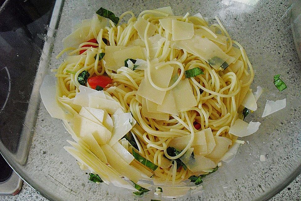 Spaghetti mit Cocktailtomaten