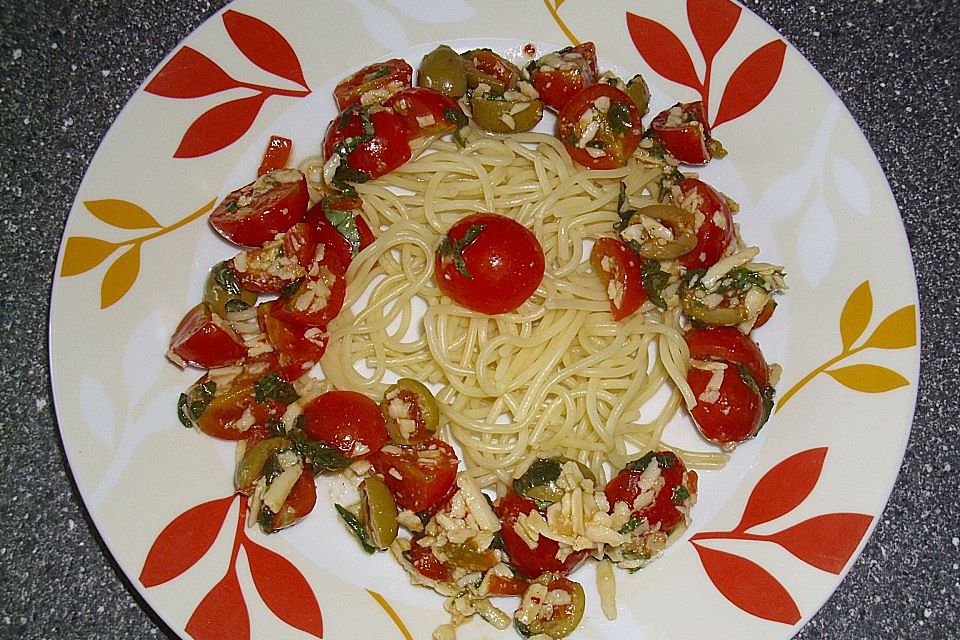 Spaghetti mit Cocktailtomaten