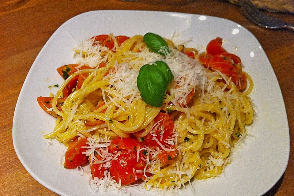 Spaghetti mit Cocktailtomaten