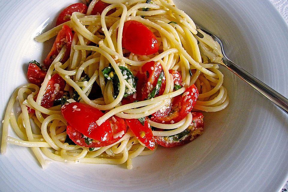 Spaghetti mit Cocktailtomaten