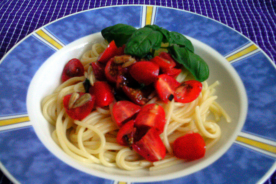 Spaghetti mit Cocktailtomaten