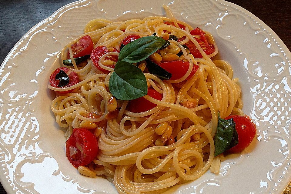 Spaghetti mit Cocktailtomaten