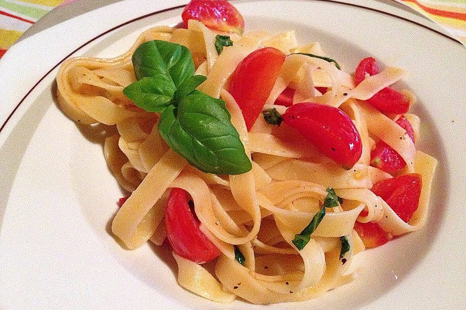 Spaghetti mit Cocktailtomaten