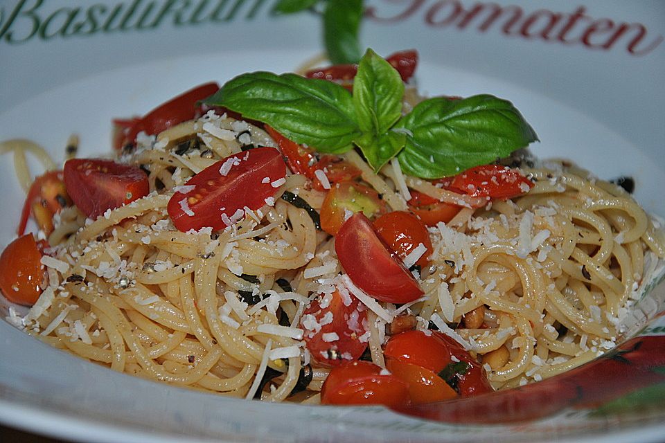 Spaghetti mit Cocktailtomaten