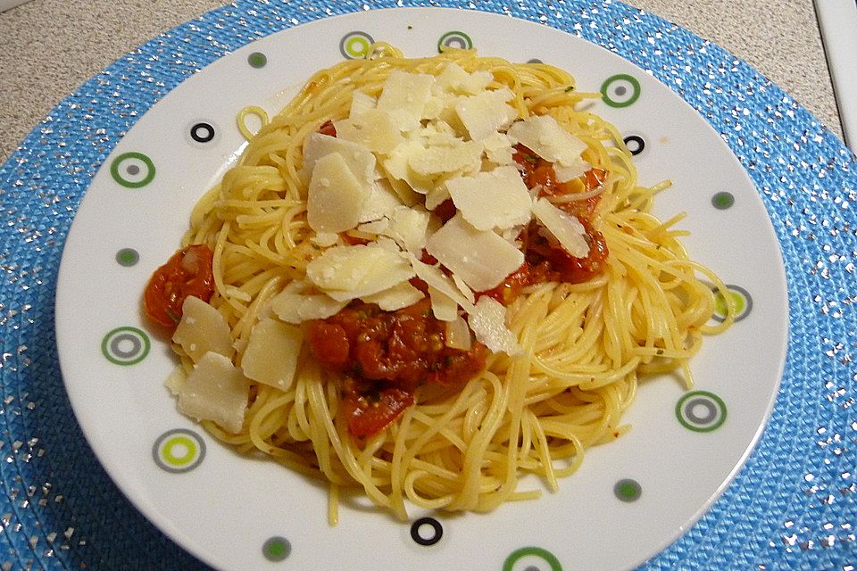 Spaghetti mit Cocktailtomaten