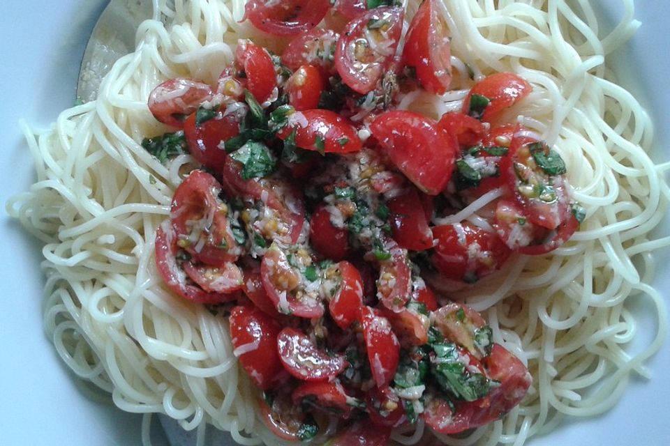 Spaghetti mit Cocktailtomaten