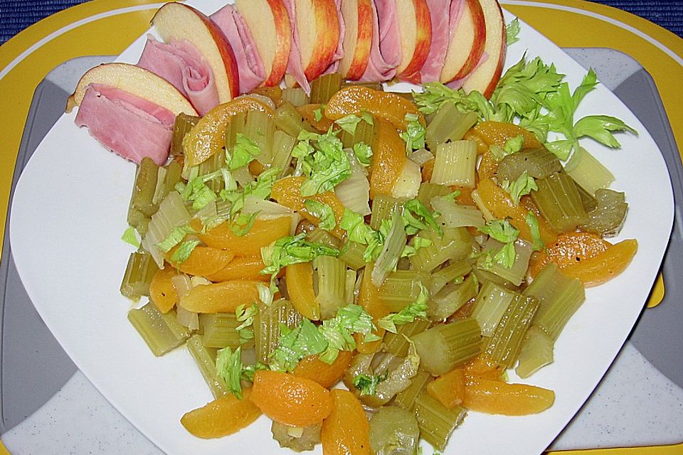 Staudensellerie - Aprikosen - Salat