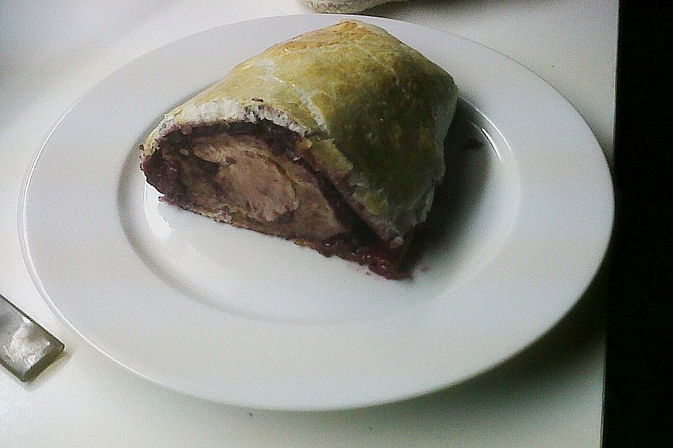 Schweinsfilet im Rotkraut - Maroni - Strudel