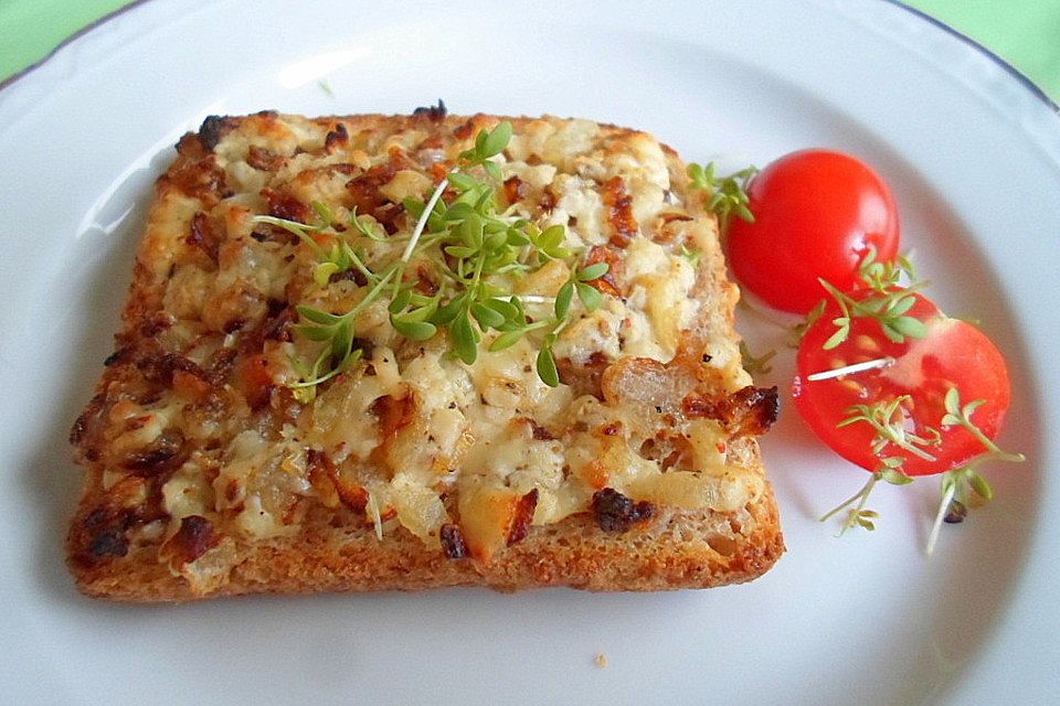 Zwiebel - Käse - Toast