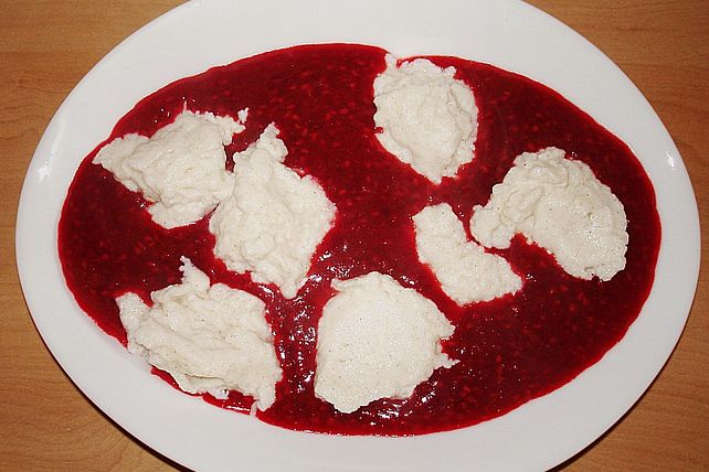 Quarkklößchen mit Kirschsoße von Hans60| Chefkoch