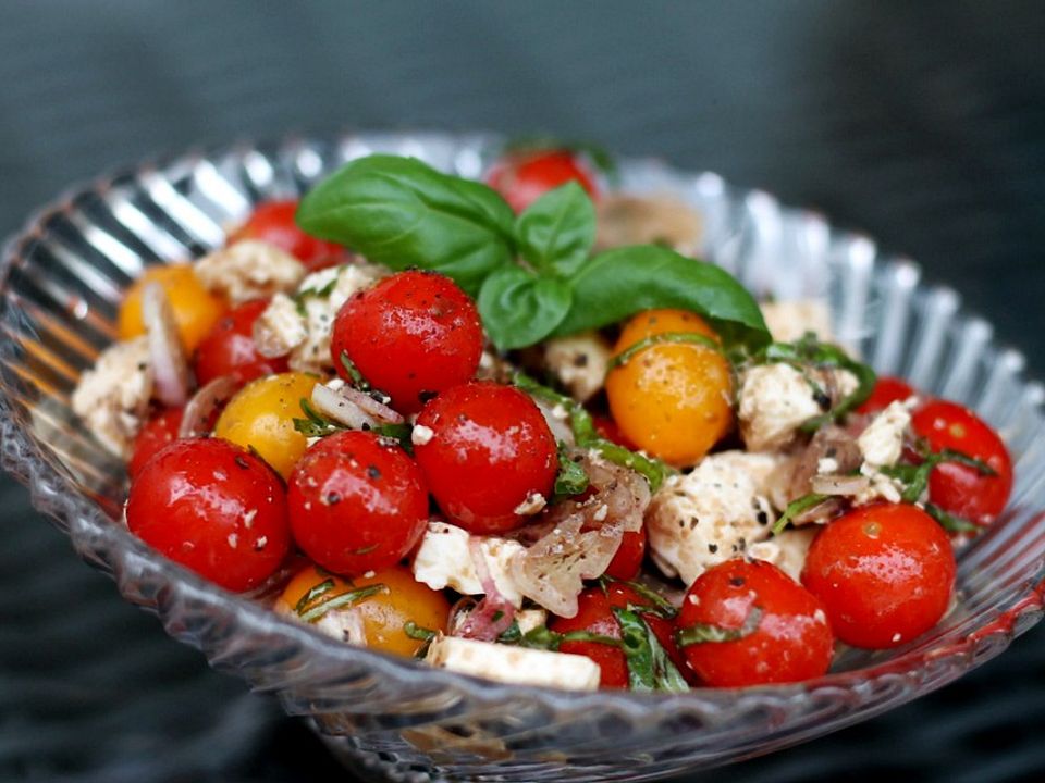 Tomaten - Schafskäse - Salat von karsten345| Chefkoch