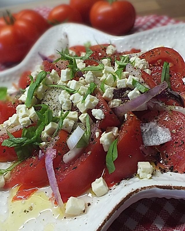 Tomaten - Schafskäse - Salat