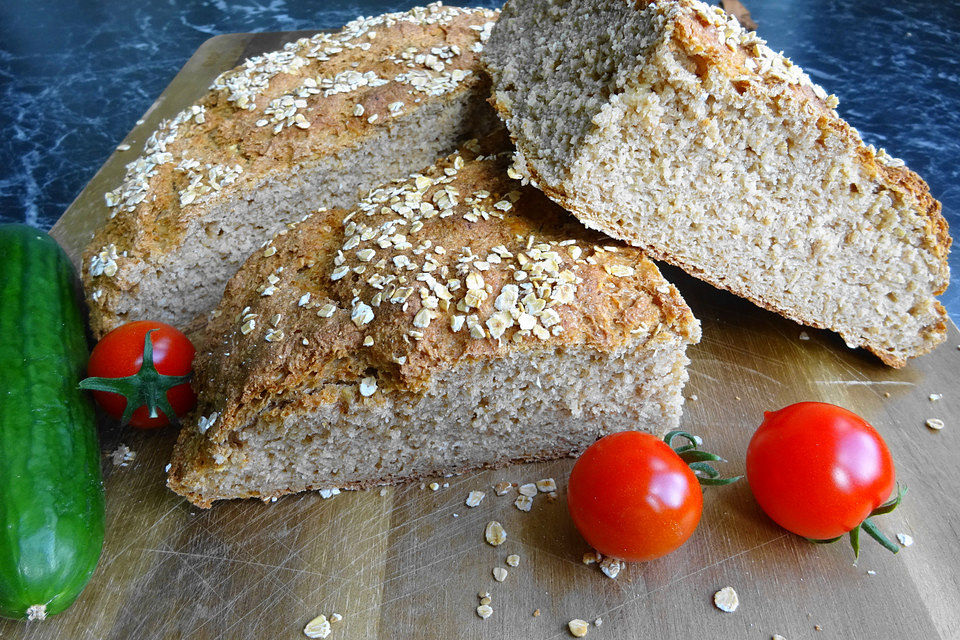 Buttermilchbrot mit Haferflocken