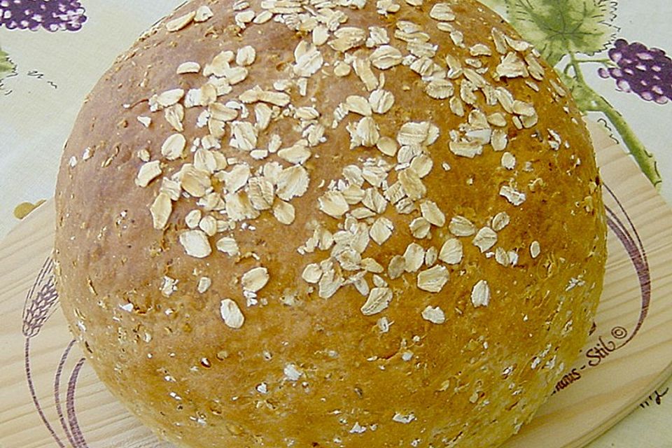 Buttermilchbrot mit Haferflocken Buttermilchbrot mit Haferflocken