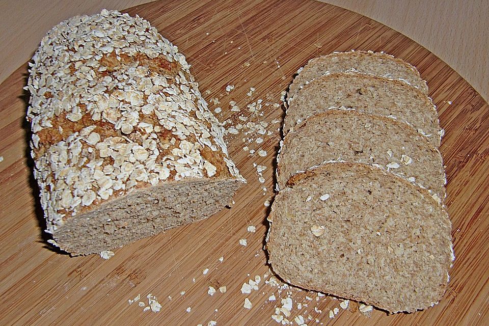 Buttermilchbrot mit Haferflocken Buttermilchbrot mit Haferflocken