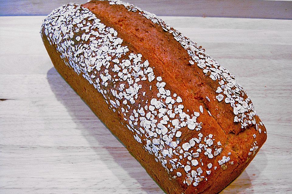 Buttermilchbrot mit Haferflocken Buttermilchbrot mit Haferflocken