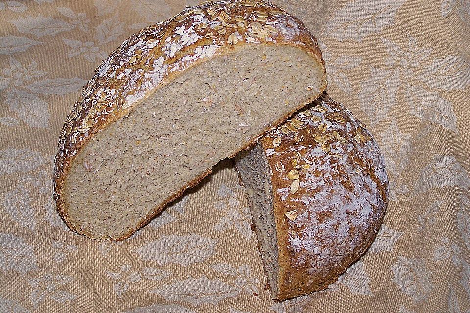 Buttermilchbrot mit Haferflocken Buttermilchbrot mit Haferflocken