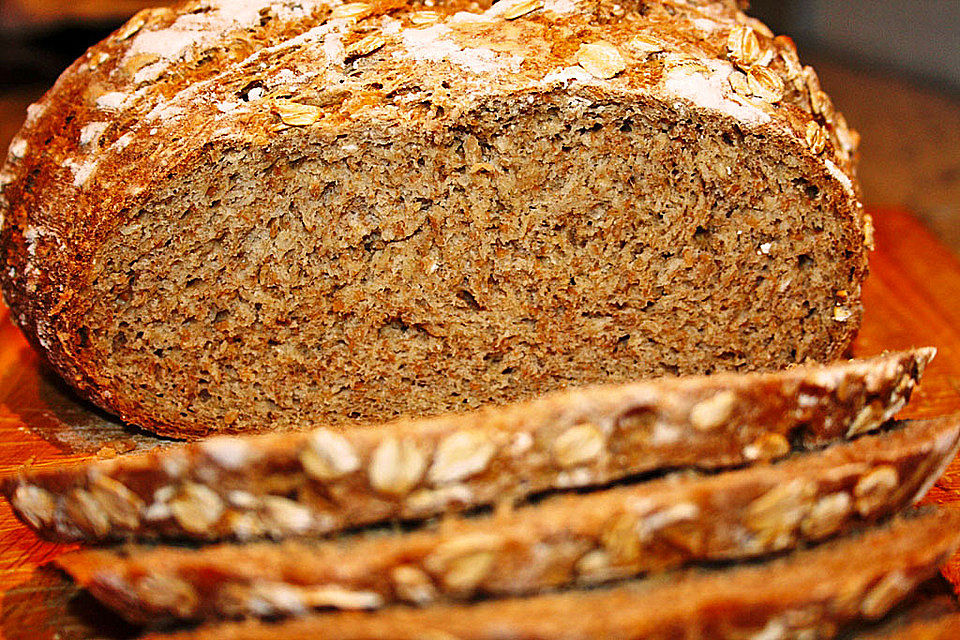 Buttermilchbrot mit Haferflocken Buttermilchbrot mit Haferflocken