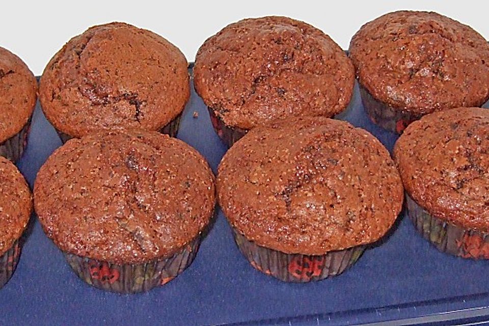 Schokoladenmuffins mit Karamellfüllung