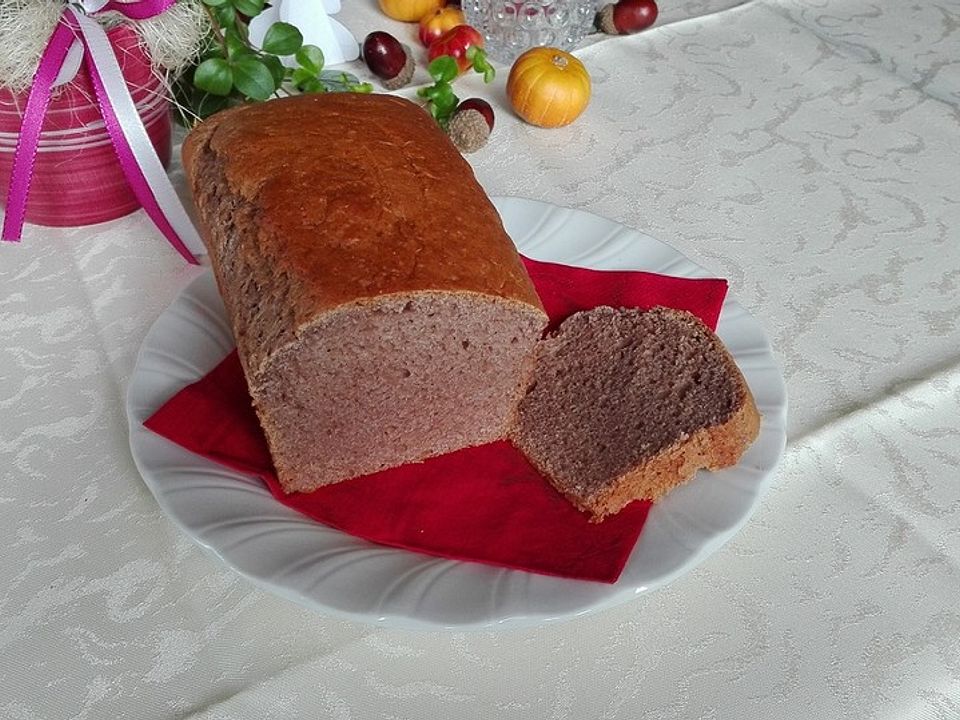 Erdbeerbrot mit Puderzucker