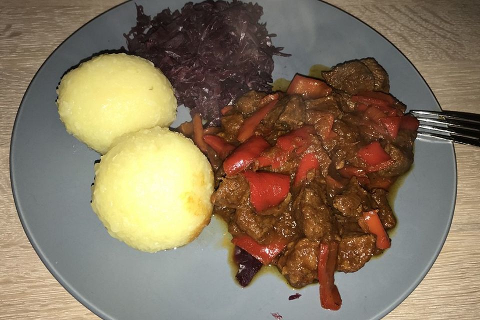 Rindergulasch mit Paprika