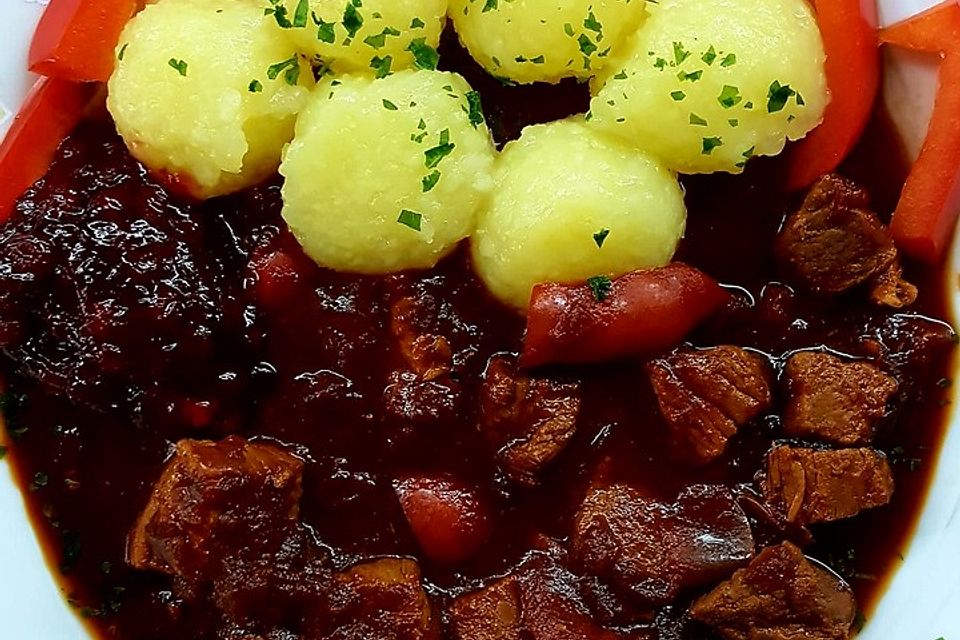 Rindergulasch mit Paprika