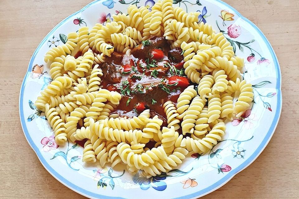 Rindergulasch mit Paprika