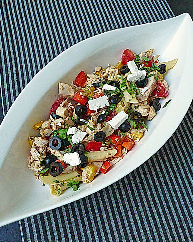 Brathähnchen - Nudel - Salat