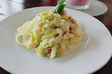 Spaghetti Mit Schinken Lauch Kase Sahnesauce Von Funkelperle Chefkoch