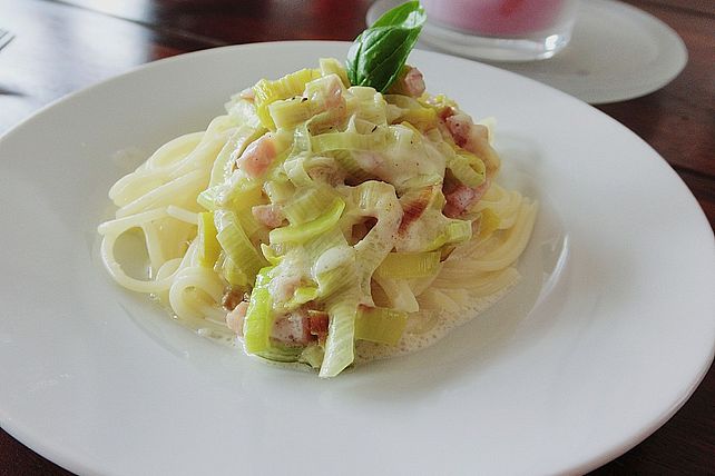 Spaghetti mit Schinken-Lauch-Käse-Sahnesauce von Funkelperle| Chefkoch