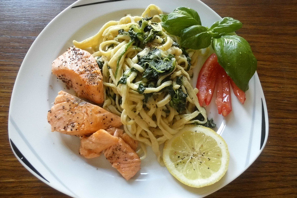 Lachs - Spinat - Nudeln