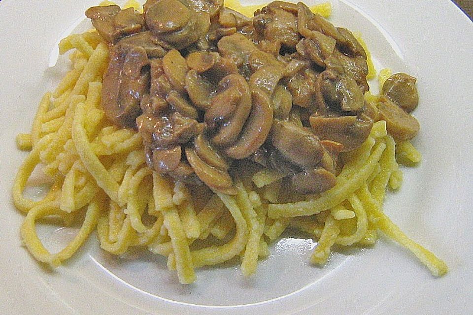 Spätzle mit Champignonsauce