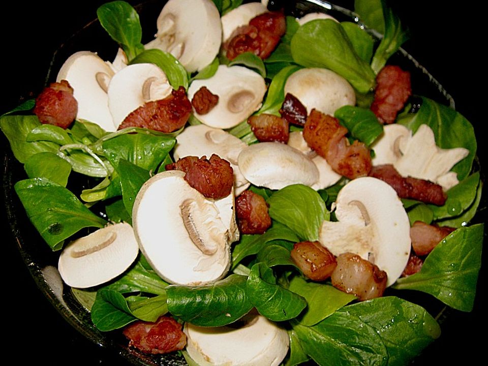 Feldsalat mit Speck und Champignons - Kochen Gut | kochengut.de