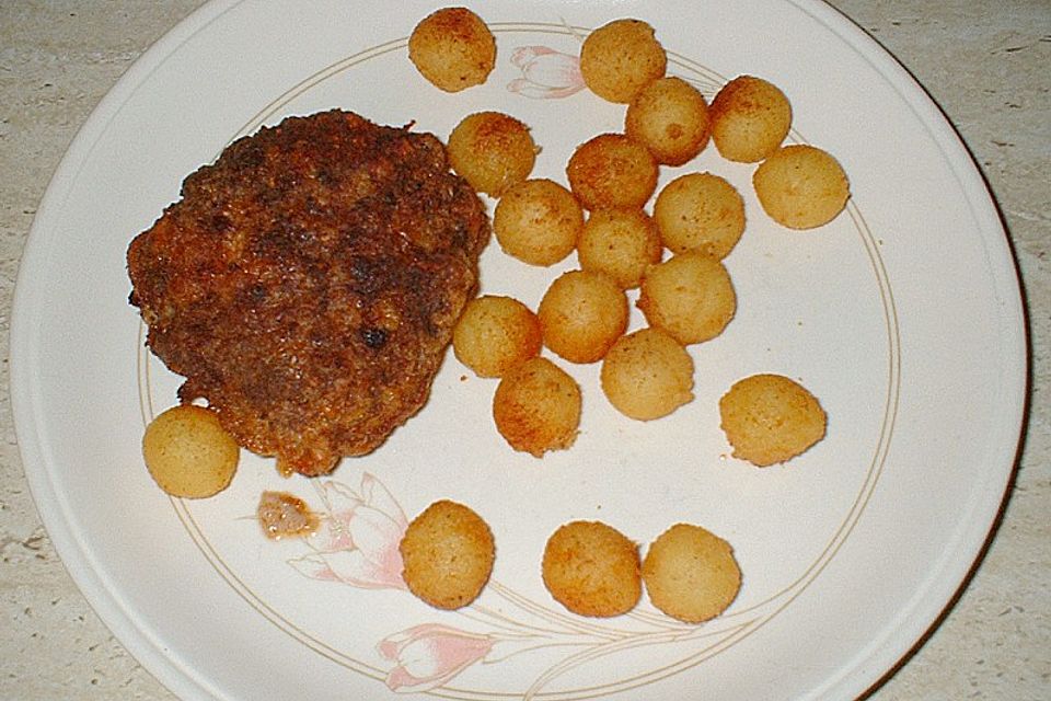 Beefsteak mit Schafskäse und Pompoms