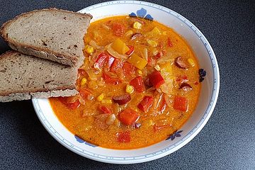 Puszta-Suppe mit Mettbällchen und Sauerkraut